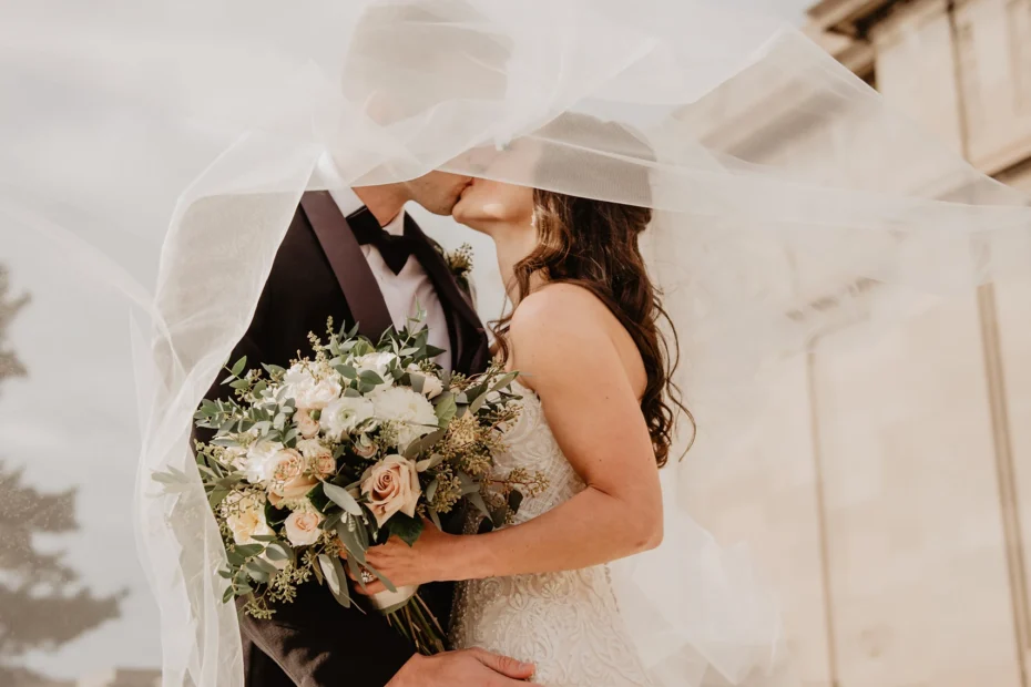 How Does a Florist Cremorne Point Choose Blooms for Waterfront Weddings?